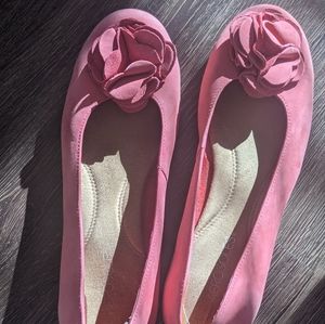 Aerosoles pink leather flats with flower decorations